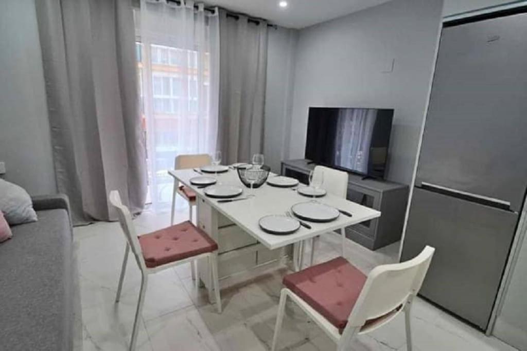 Lovely Central 2 Bed Close To The Beach And Stations Huoneisto *